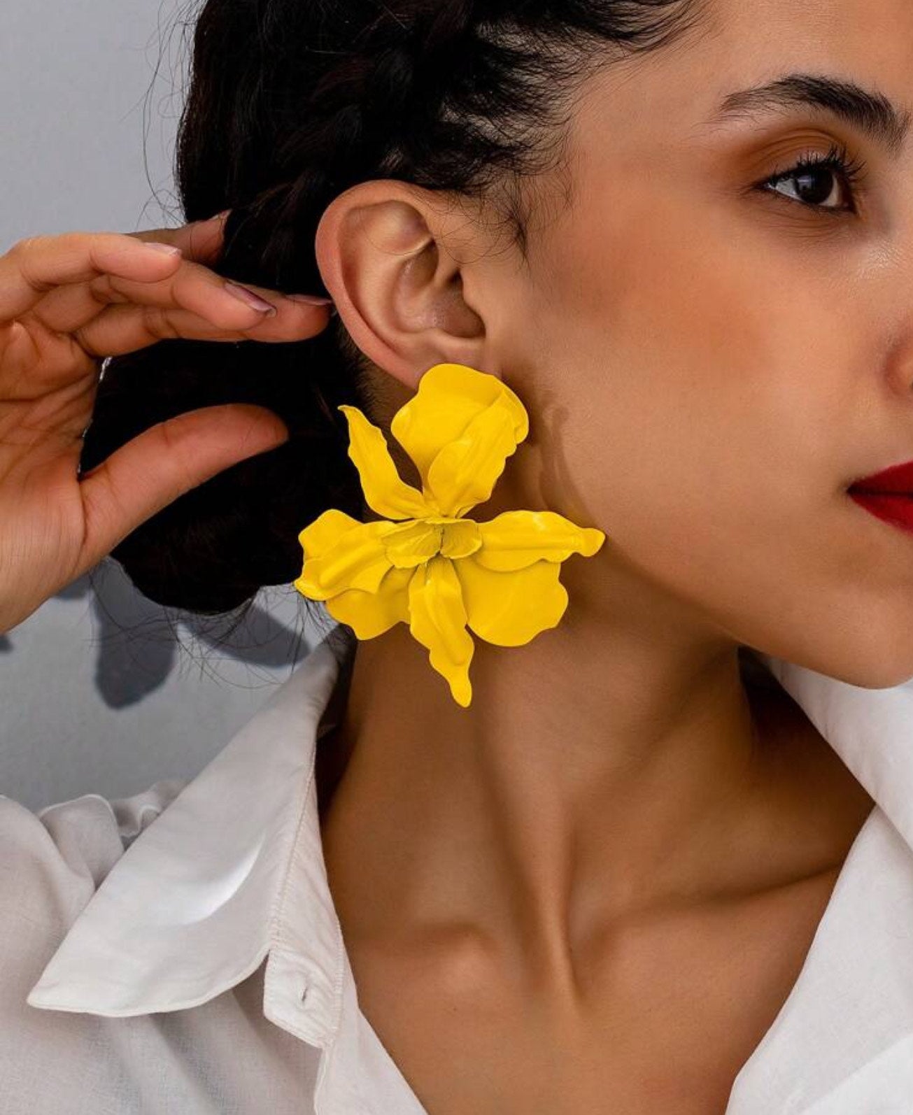 Elegant Flower shaped Earring